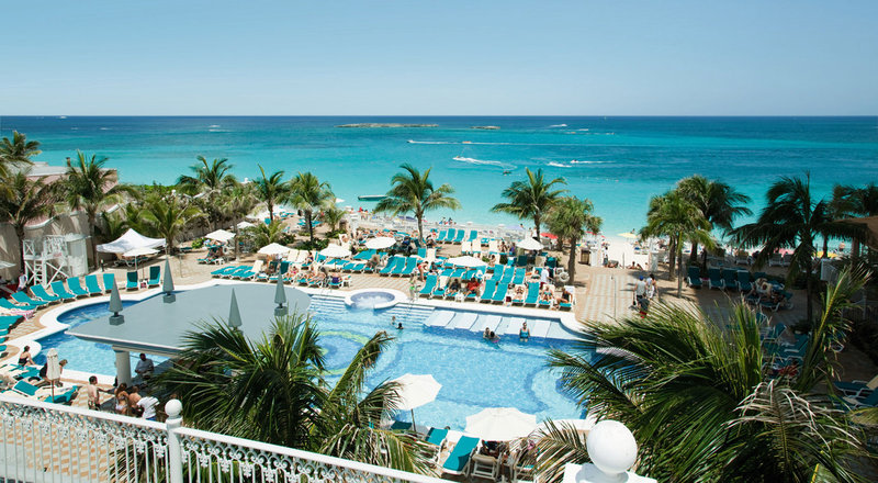 Last moment vacation deals to Nassau Bahamas